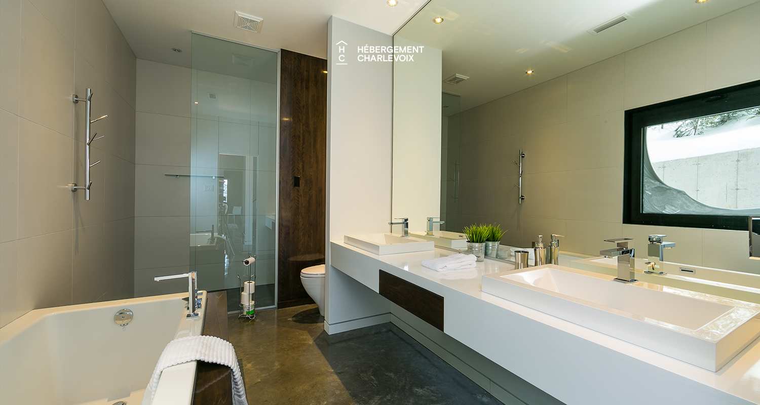 SEC-254 - Contemporary house for an escapade with friends or family