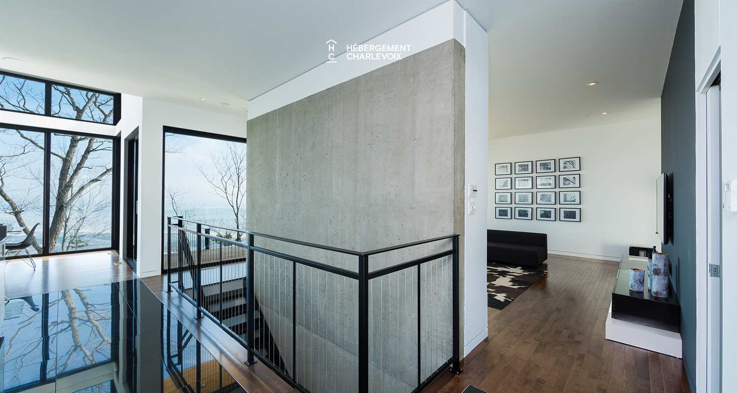 SEC-254 - Contemporary house for an escapade with friends or family