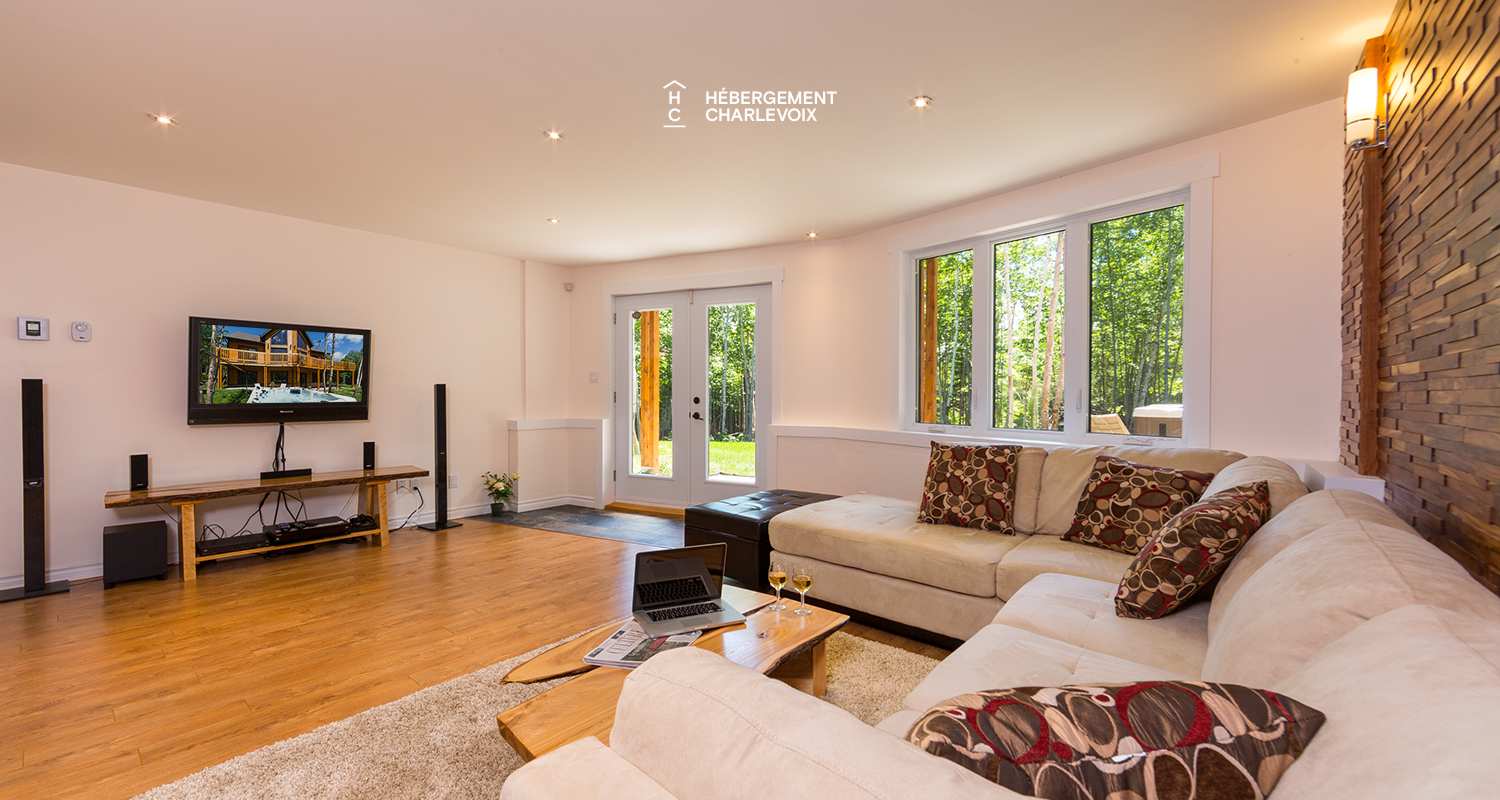 AIY-25 - A billiard room to entertain evenings.