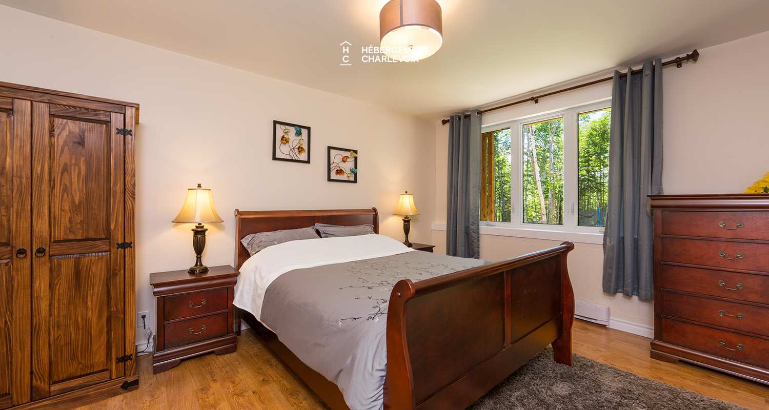 AIY-25 - A billiard room to entertain evenings.