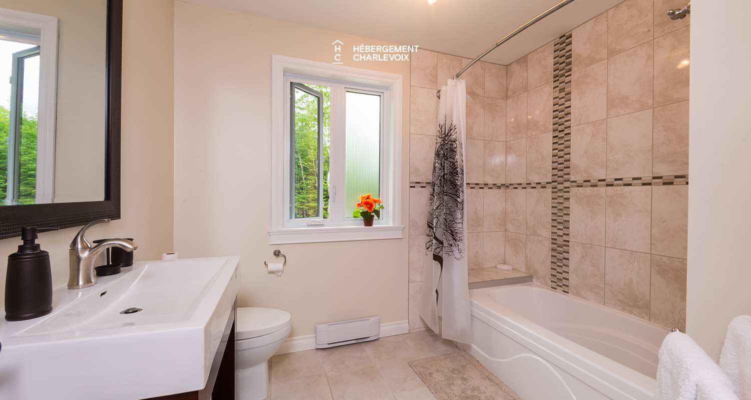 AIY-25 - A billiard room to entertain evenings.