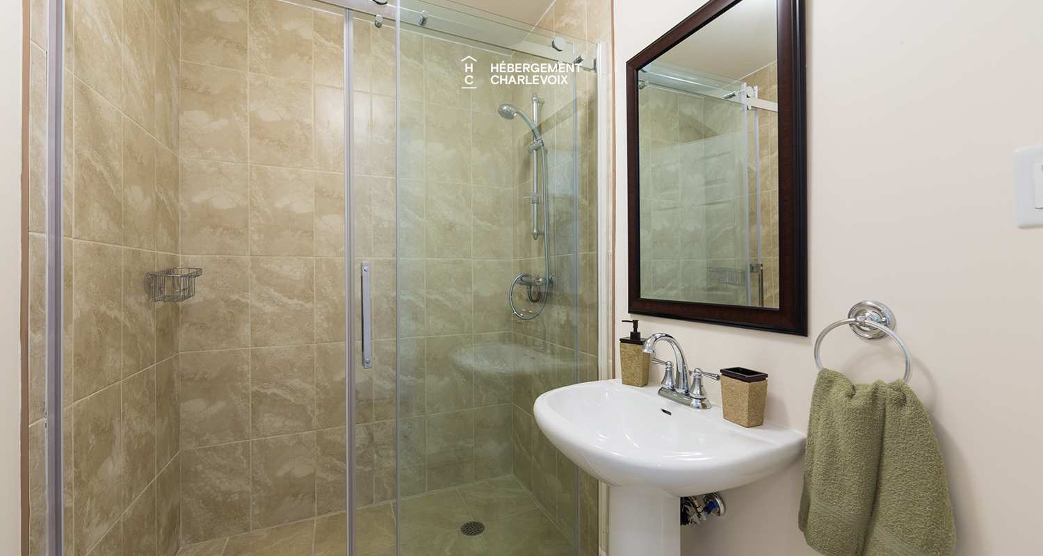 AIY-25 - A billiard room to entertain evenings.