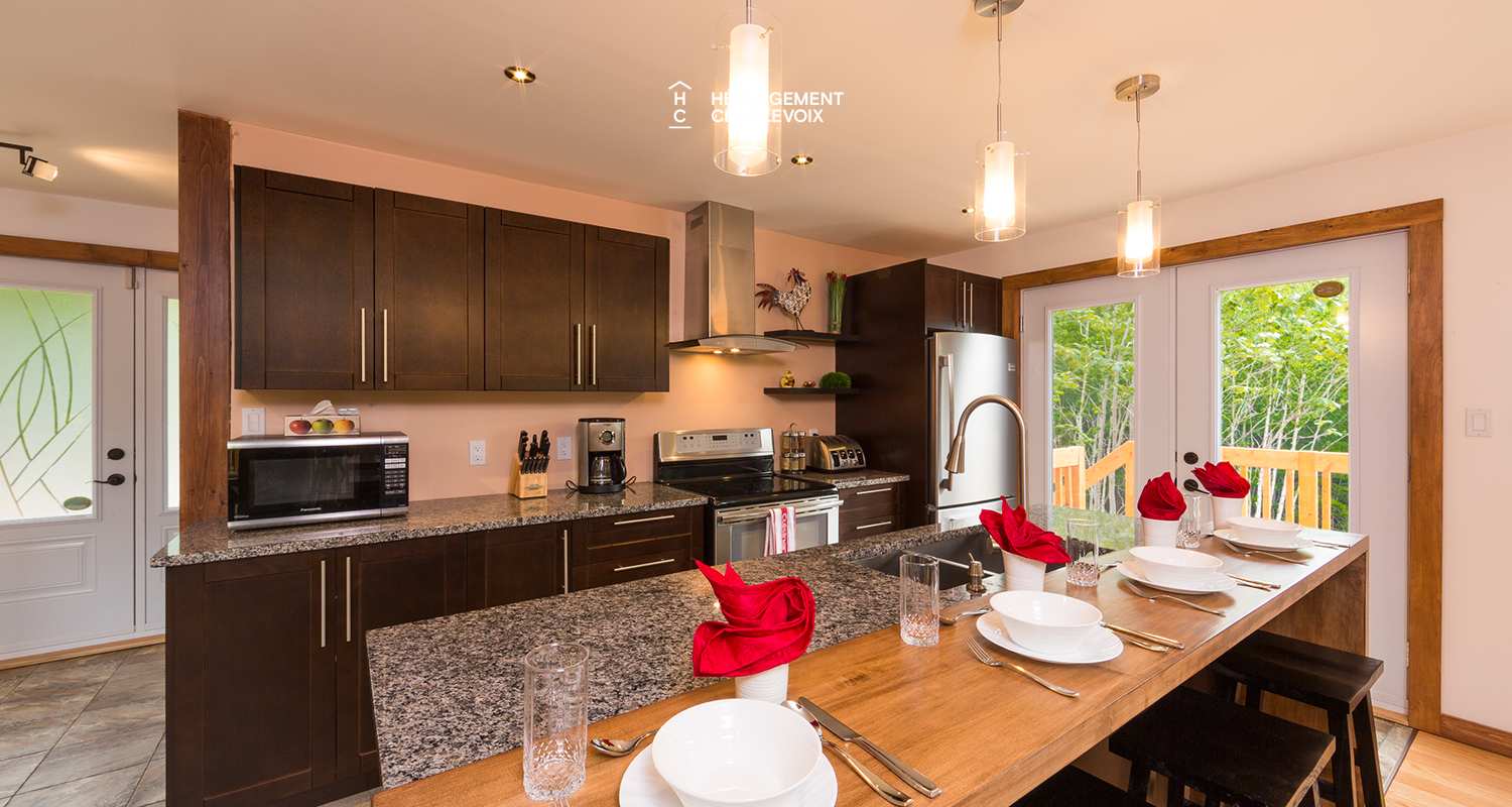 AIY-25 - A billiard room to entertain evenings.