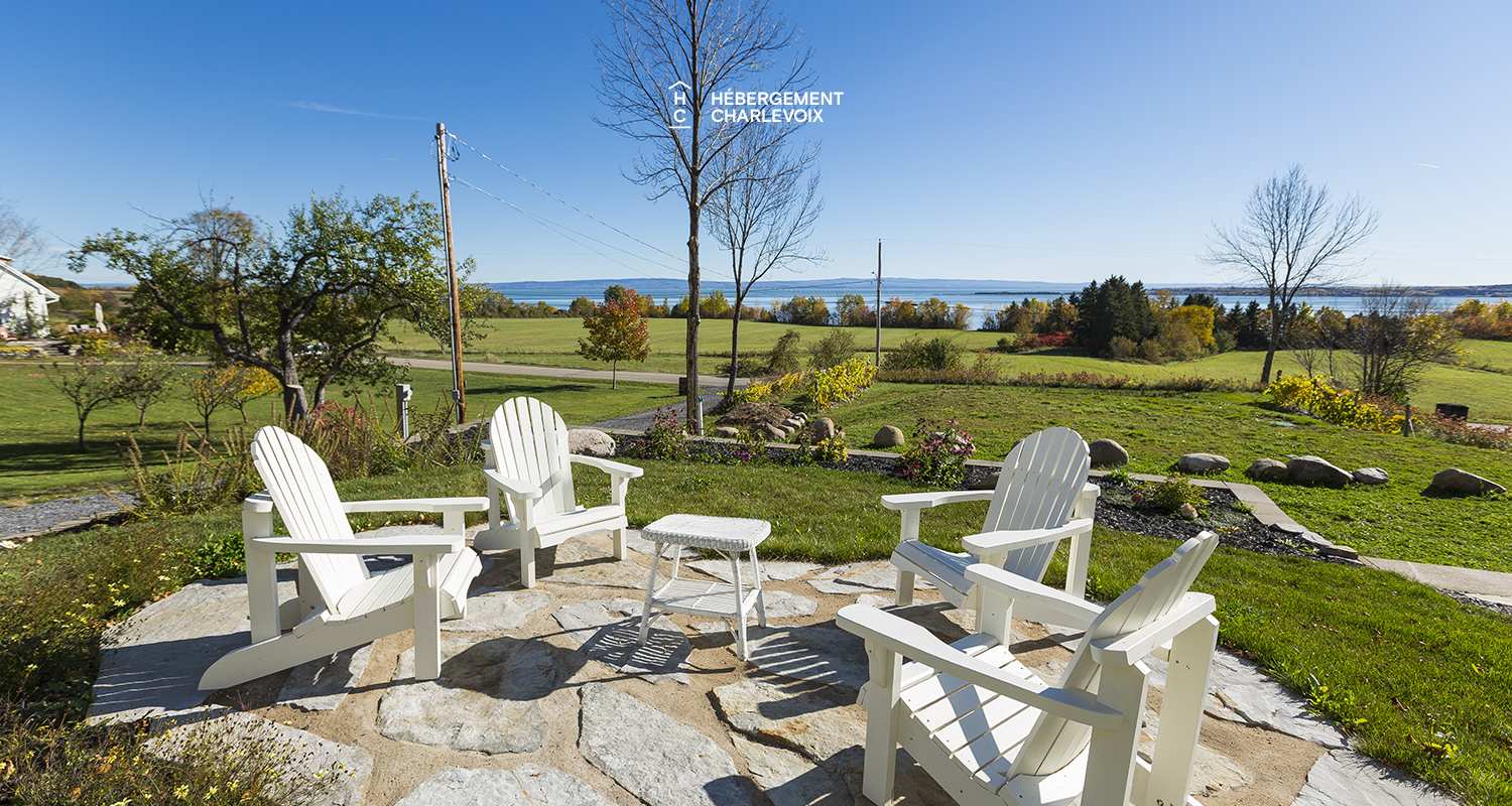 BEG-75 - Splendid cottage with view on the Isle-aux-Coudres