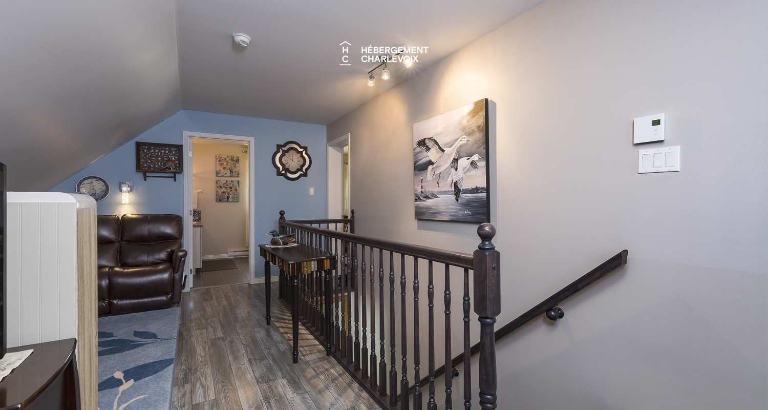 AIR-182 - A few minutes walk from the St. Lawrence River.