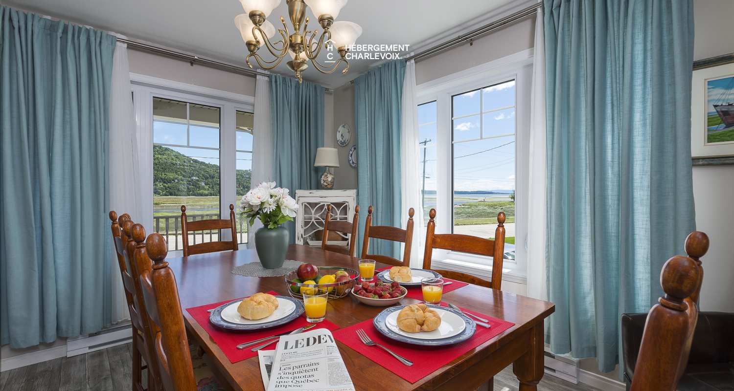 AIR-182 - A few minutes walk from the St. Lawrence River.