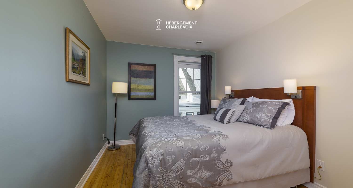 VEN-97 - Bienvenue au presbytère de St-Aimé des Lacs en Charlevoix, à 10 minutes du renommé restaurant le BOOTLEGGER.