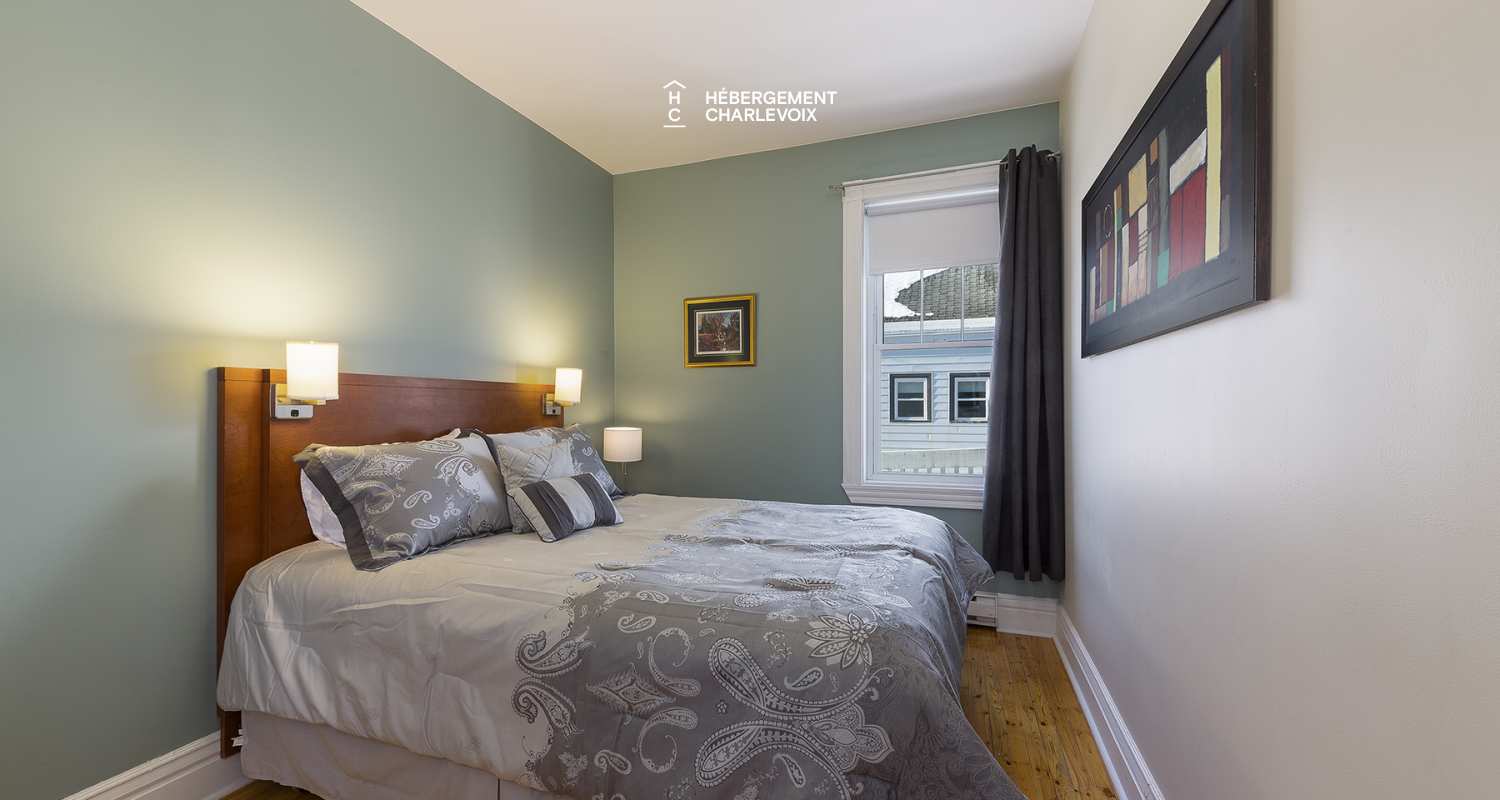 VEN-97 - Bienvenue au presbytère de St-Aimé des Lacs en Charlevoix, à 10 minutes du renommé restaurant le BOOTLEGGER.