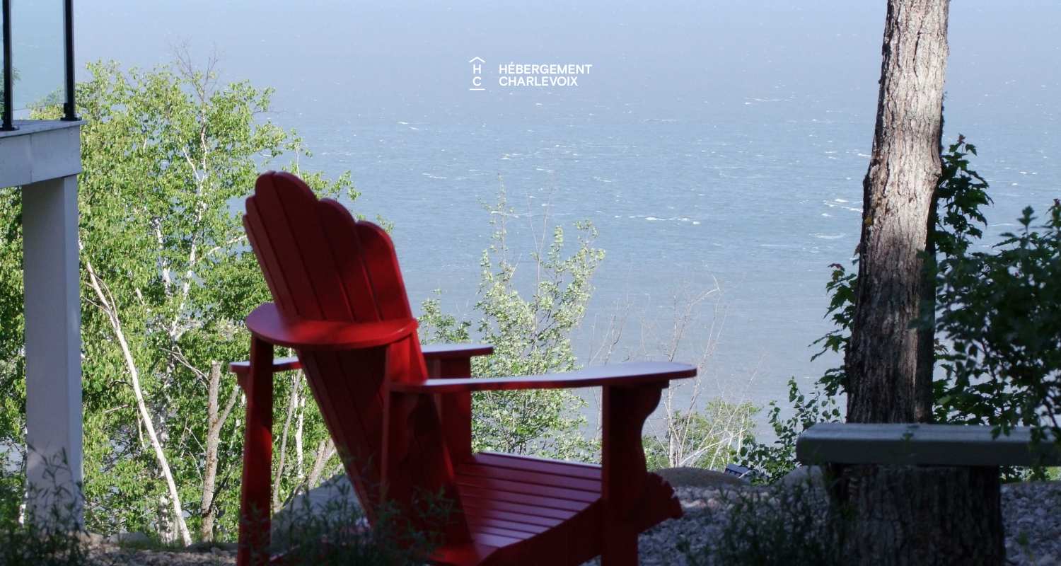 AQU-1 - Vue exceptionnelle à 180 degrés sur le fleuve St-Laurent, de l’Isle aux Coudres au Massif de Charlevoix
