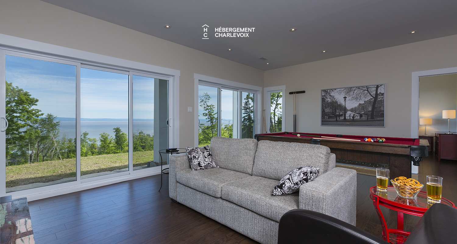 AQU-1 - Vue exceptionnelle à 180 degrés sur le fleuve St-Laurent, de l’Isle aux Coudres au Massif de Charlevoix