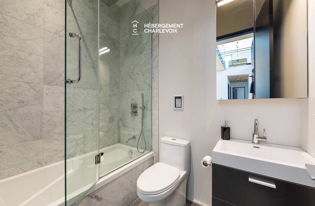 BLA-175 - Résidence à l'architecture élégante et contemporaine