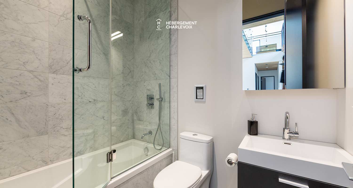 BLA-175 - Residence with elegant and contemporary architecture