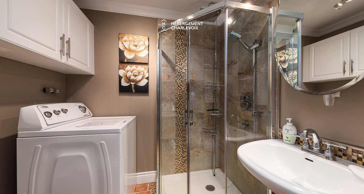 ANT-197-1 - Book for 2 families, while respecting sanitary measures, since this residence is designed to convert into two separate units.