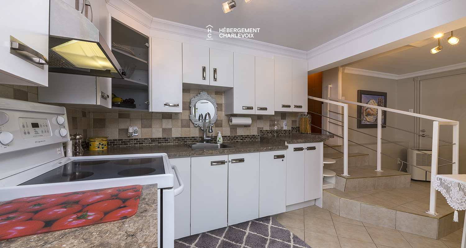 ANT-197-1 - Book for 2 families, while respecting sanitary measures, since this residence is designed to convert into two separate units.