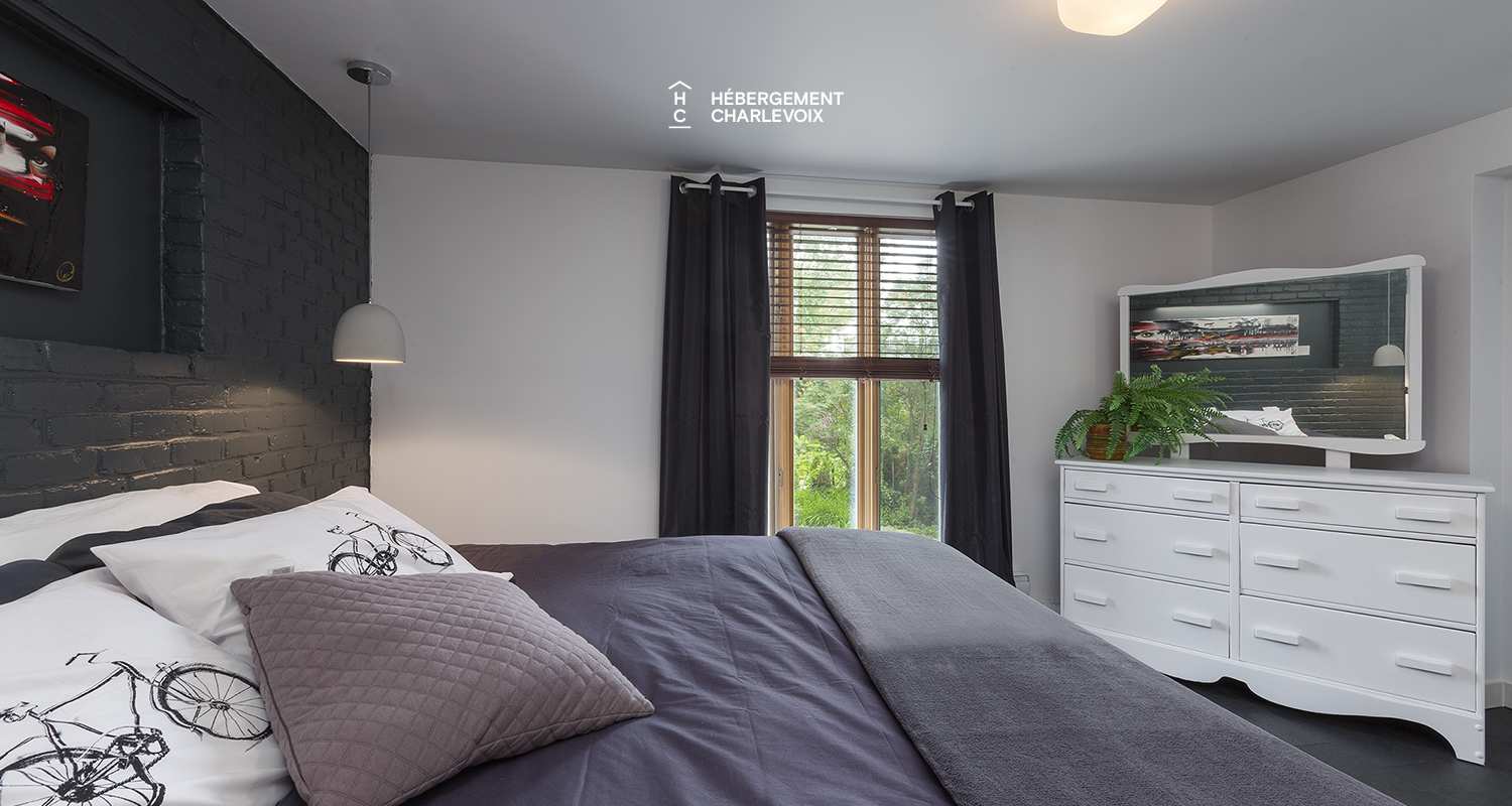 LOGE-30 -  Stilt area overlooking a river