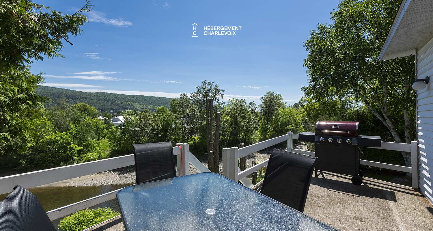 LOGE-30 -  Stilt area overlooking a river