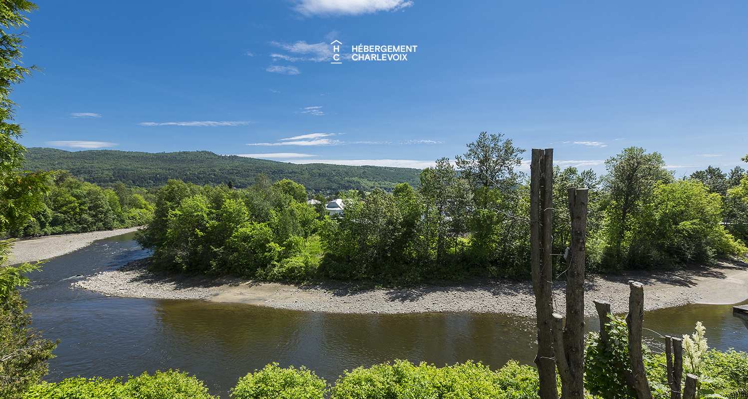 LOGE-30 -  Stilt area overlooking a river