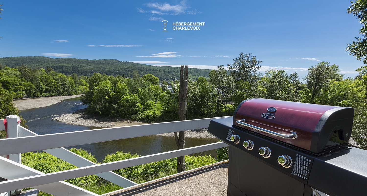 LOGE-30 -  Stilt area overlooking a river