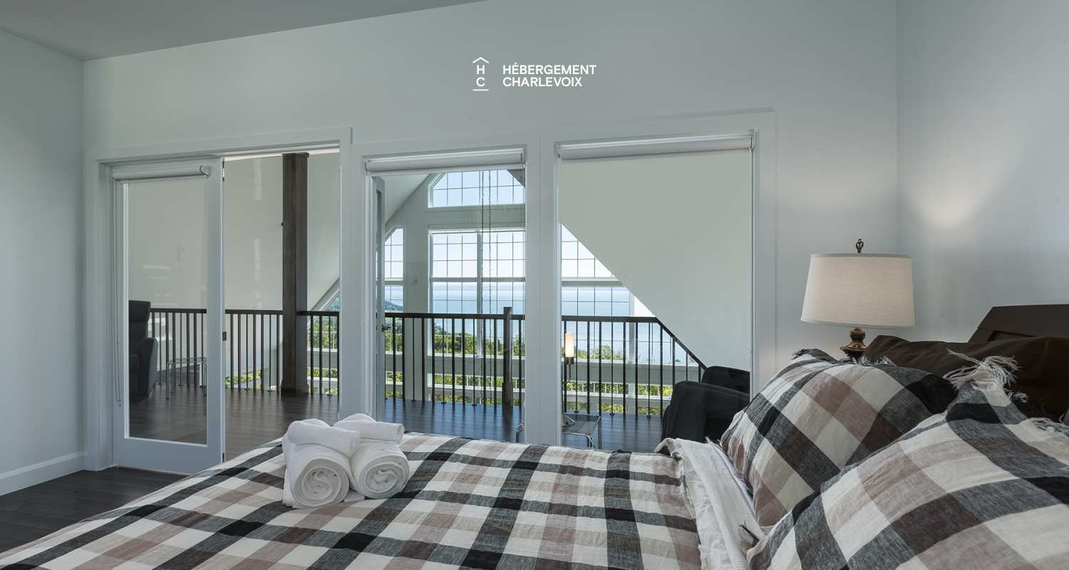 COT-281 - Perched on an incomparable site!