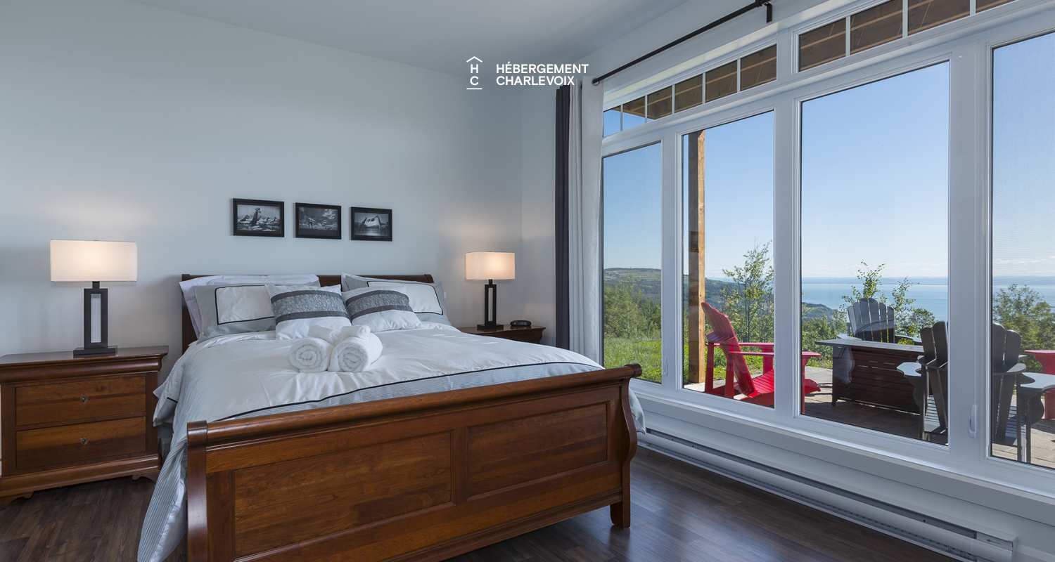 COT-281 - Perched on an incomparable site!