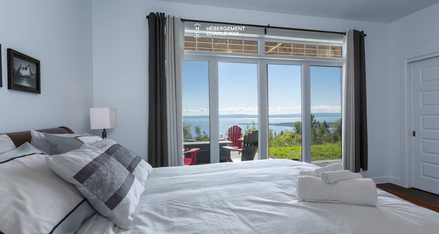 COT-281 - Perched on an incomparable site!