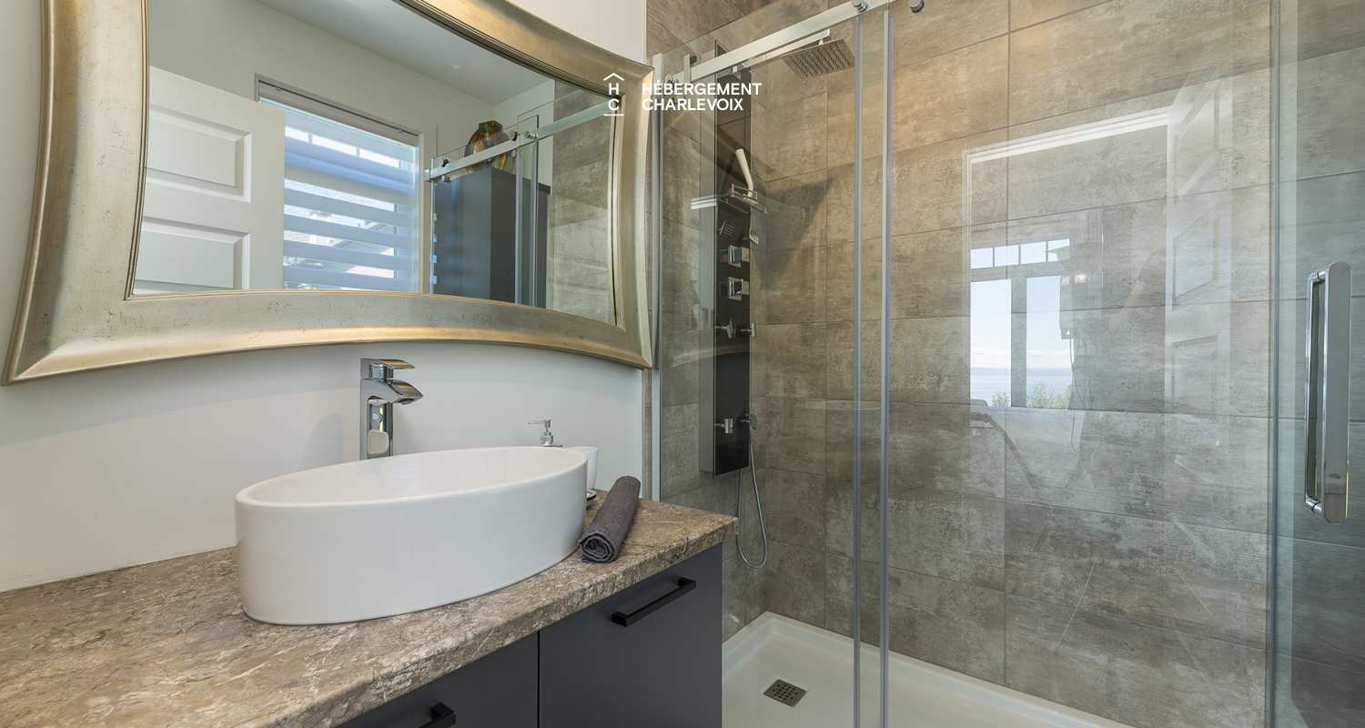 COT-281 - Perched on an incomparable site!