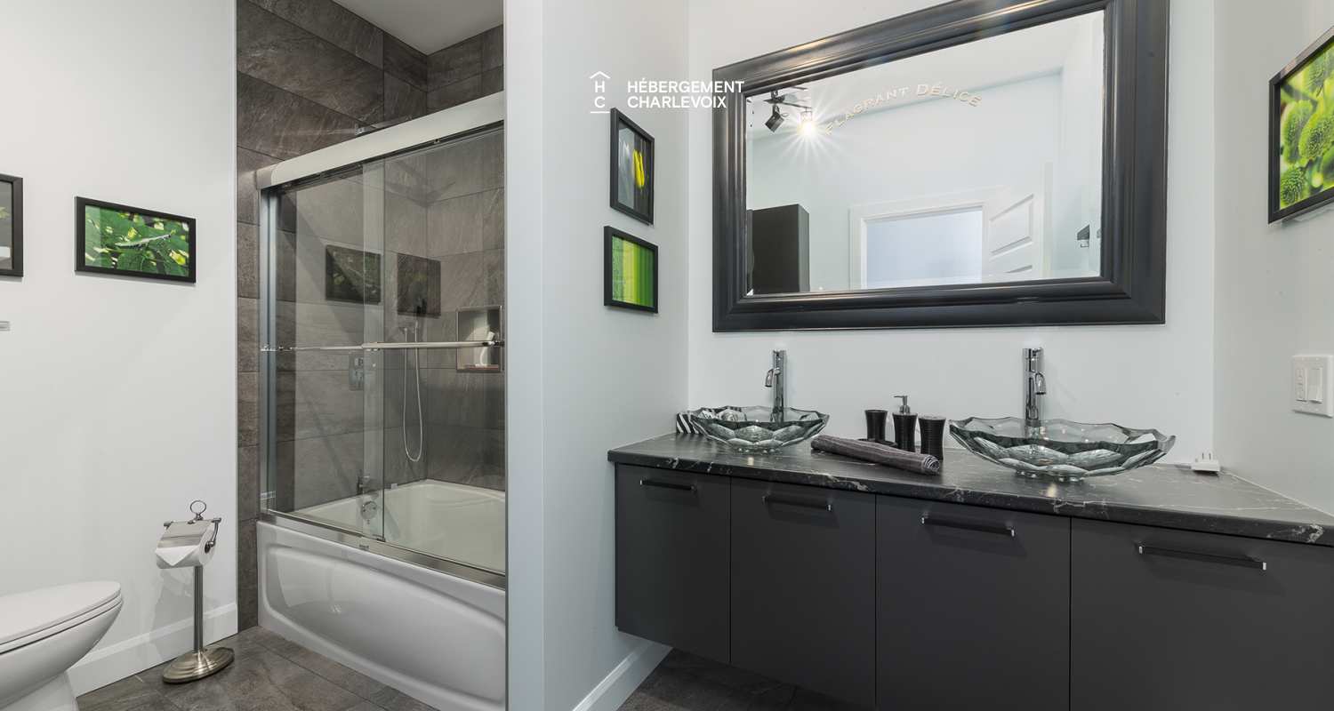 COT-281 - Perched on an incomparable site!