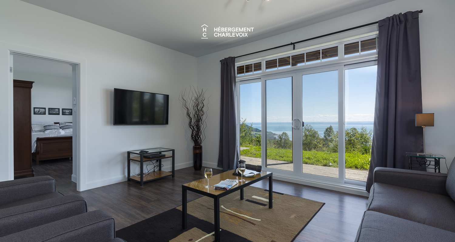 COT-281 - Perched on an incomparable site!