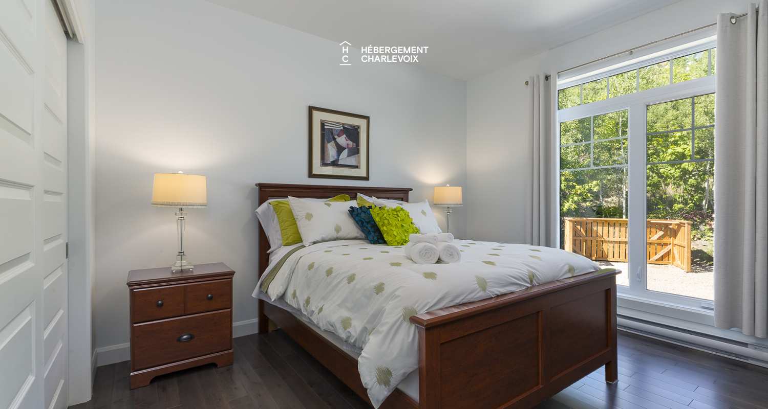 COT-281 - Perched on an incomparable site!