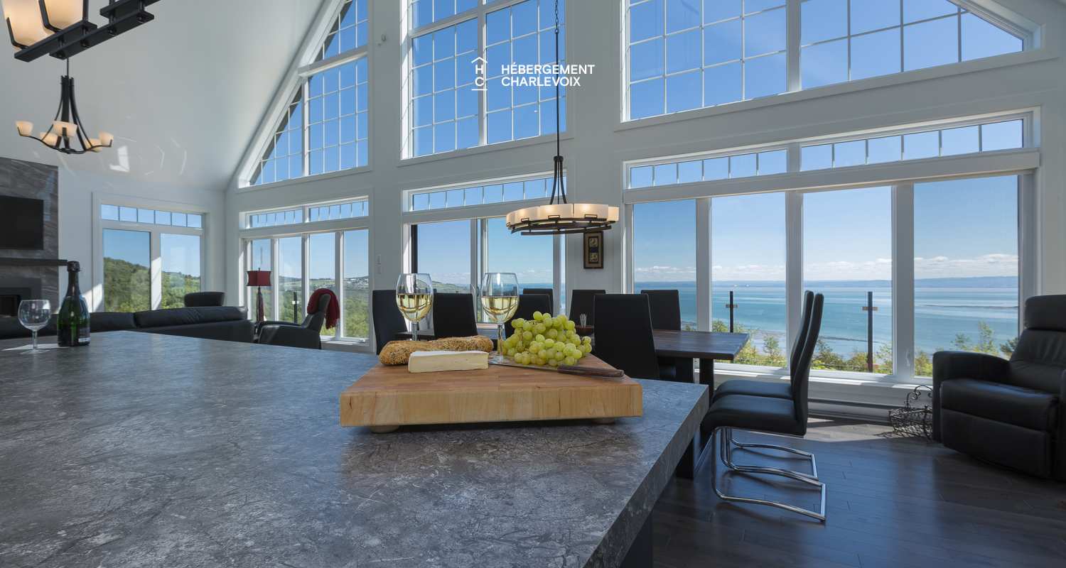 COT-281 - Perched on an incomparable site!