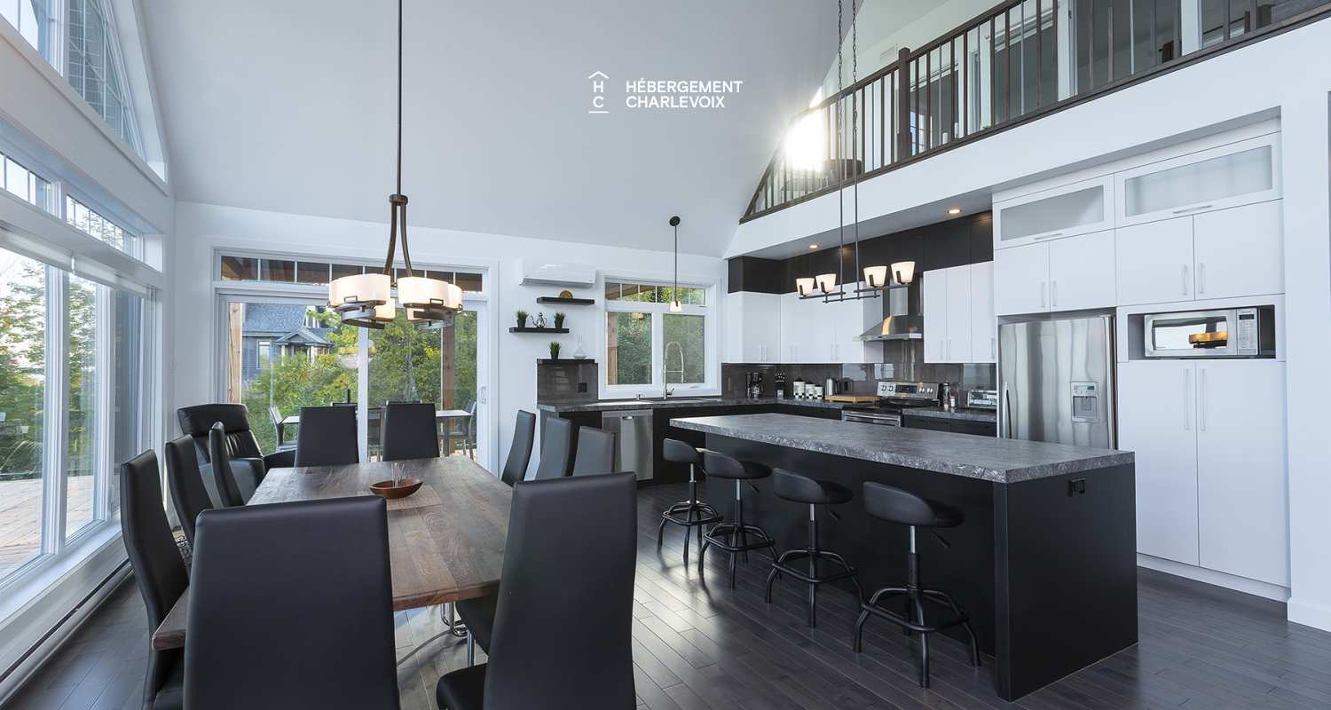 COT-281 - Perched on an incomparable site!