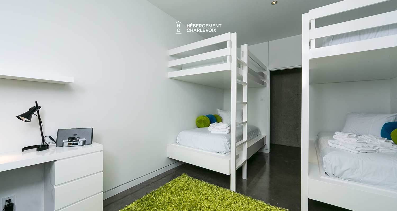 SEC-254 - Contemporary house for an escapade with friends or family