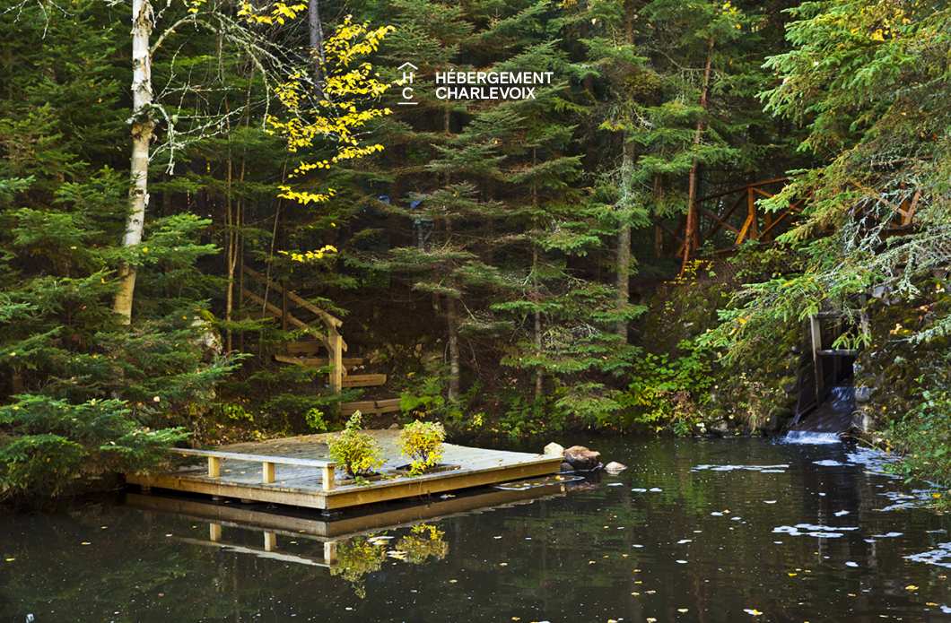 NIF-256 - Chalet sur le bord d'un lac avec sentier, cascade et étang